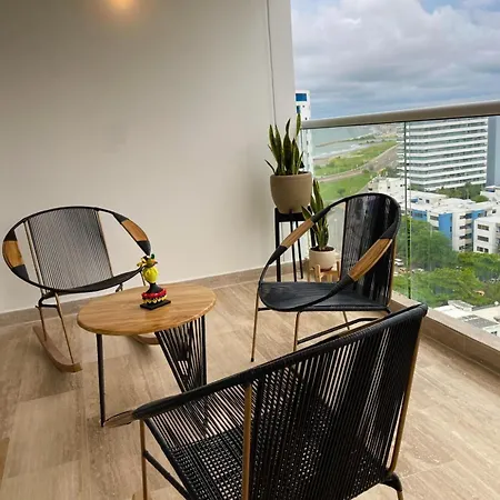 Apartasuite 10min Centro Histórico, 3min Aeropuerto Apartamento *